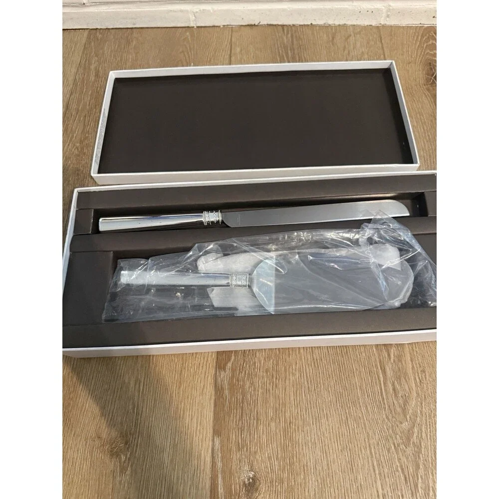 Vera Wang Wedgwood LK Wedding Cake & Trowel Set